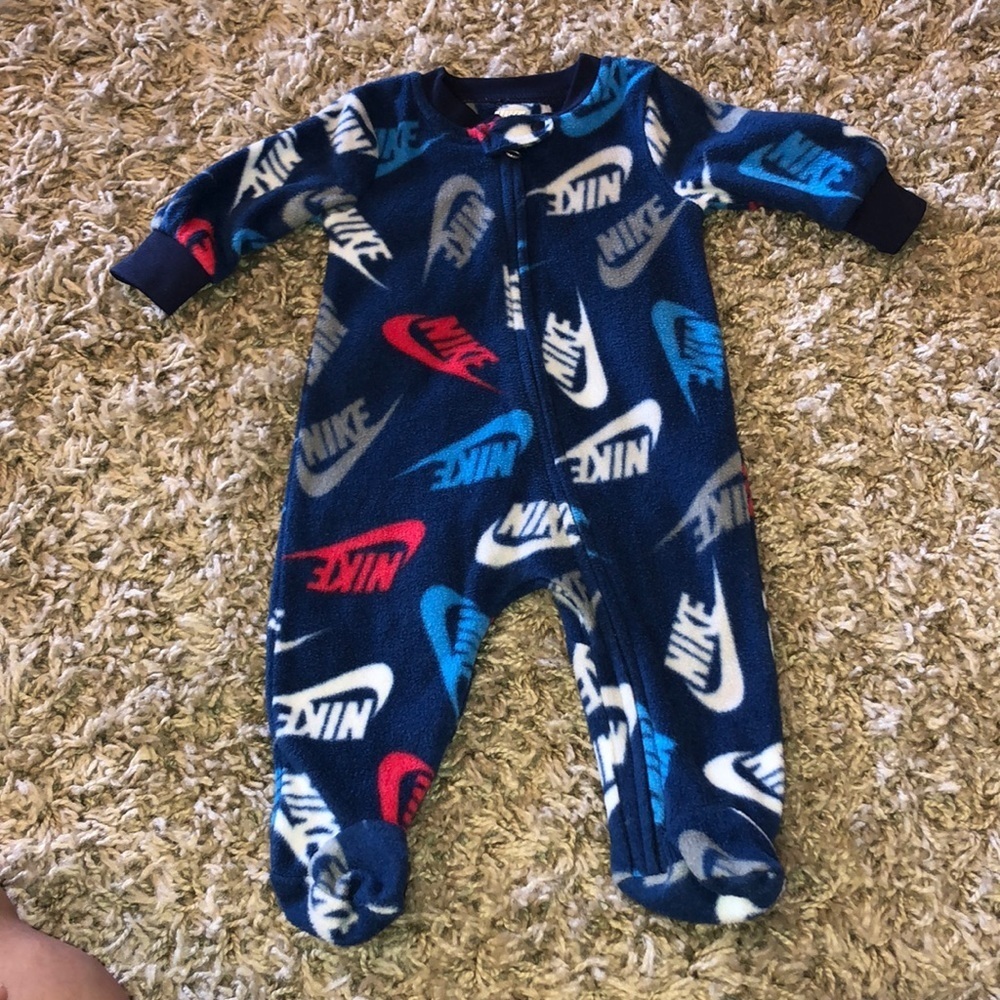 Nike onesie fuzzy nike 3 month old infant baby suit sleep wear baby clothing​​​